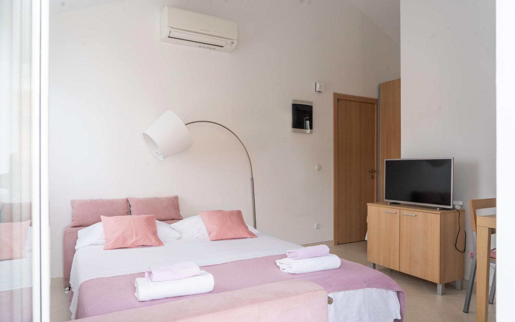 Apartments Lila Cres Εξωτερικό φωτογραφία