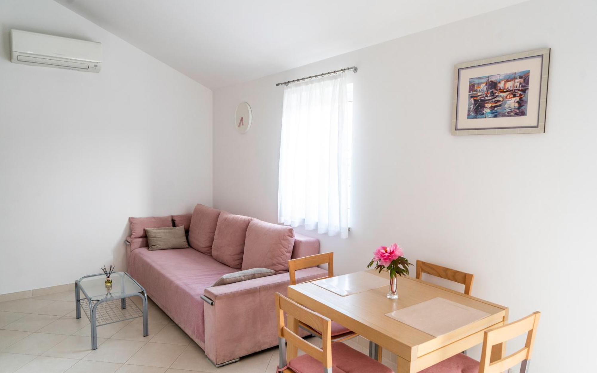 Apartments Lila Cres Εξωτερικό φωτογραφία
