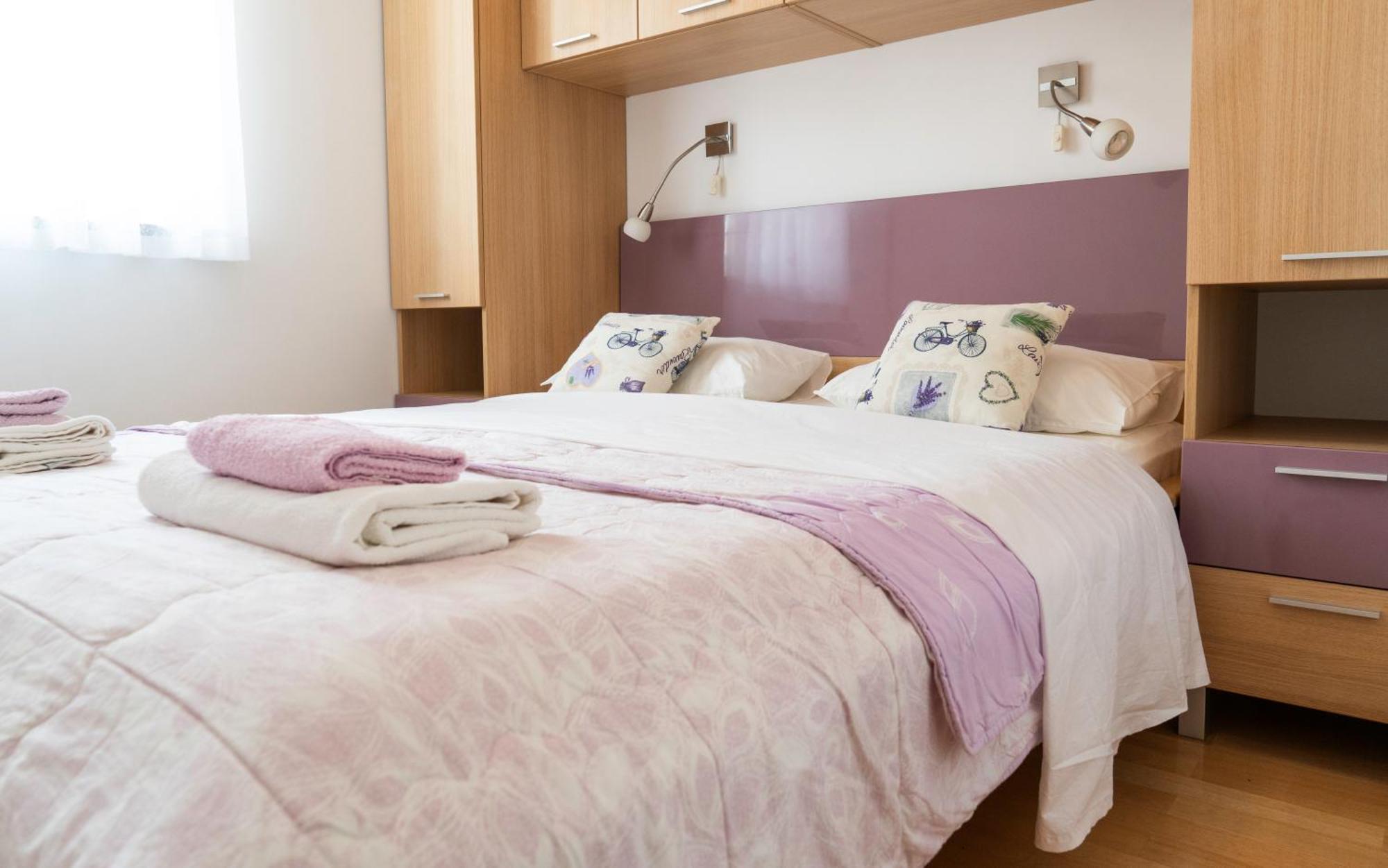 Apartments Lila Cres Εξωτερικό φωτογραφία
