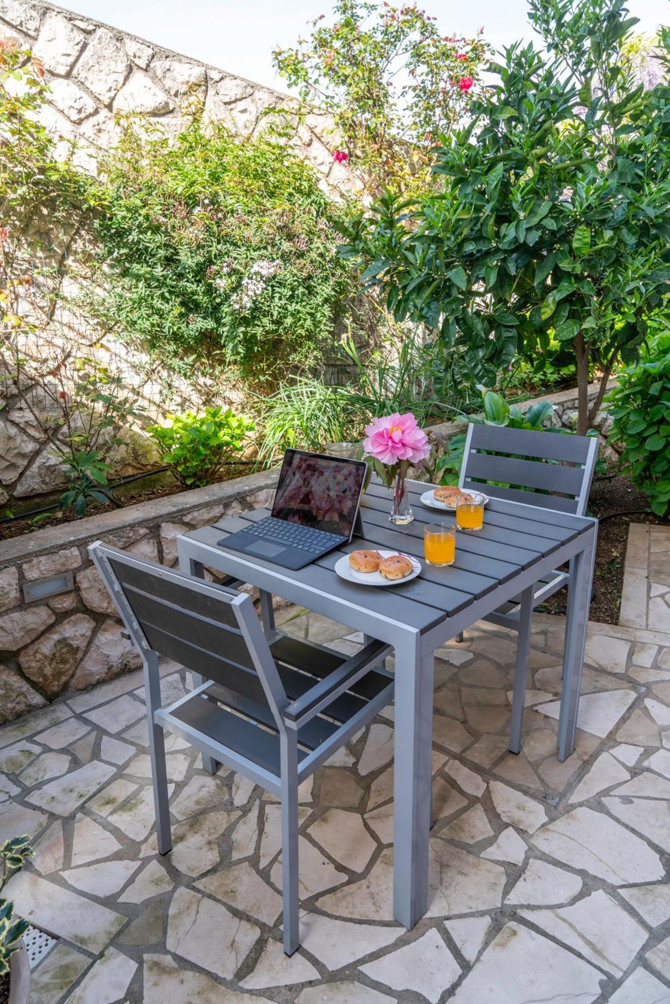 Apartments Lila Cres Εξωτερικό φωτογραφία
